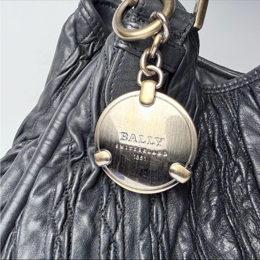 BALLY VINTAGE RARE One Shoulder Swiss made with charms used - Picture 10 of 16